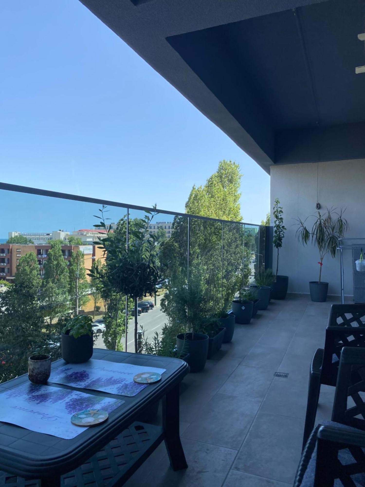 Elysse Sunrise Apartment Mamaia Exterior photo
