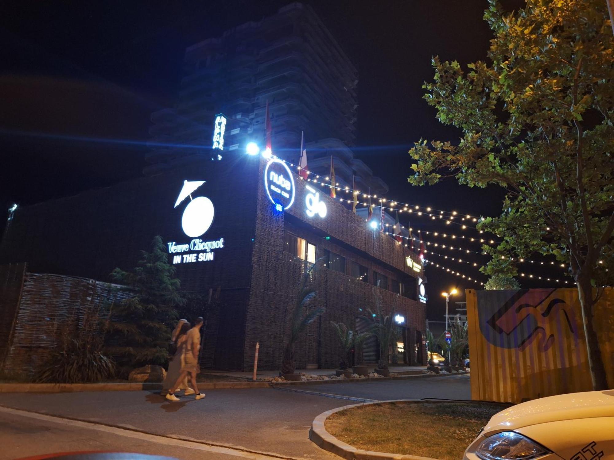 Elysse Sunrise Apartment Mamaia Exterior photo
