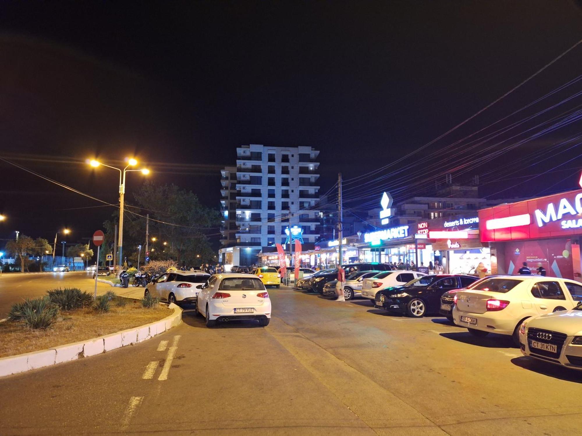 Elysse Sunrise Apartment Mamaia Exterior photo