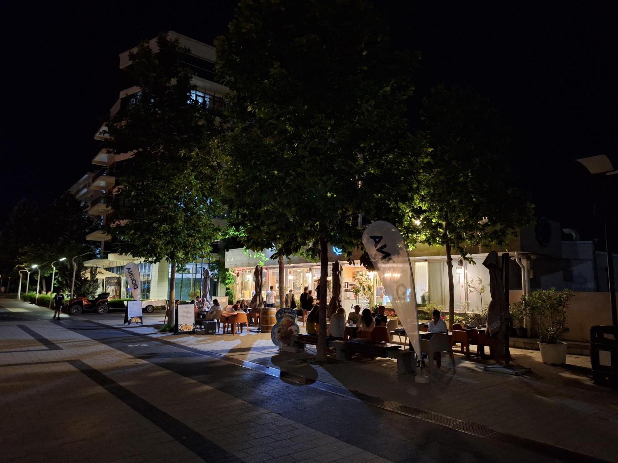 Elysse Sunrise Apartment Mamaia Exterior photo