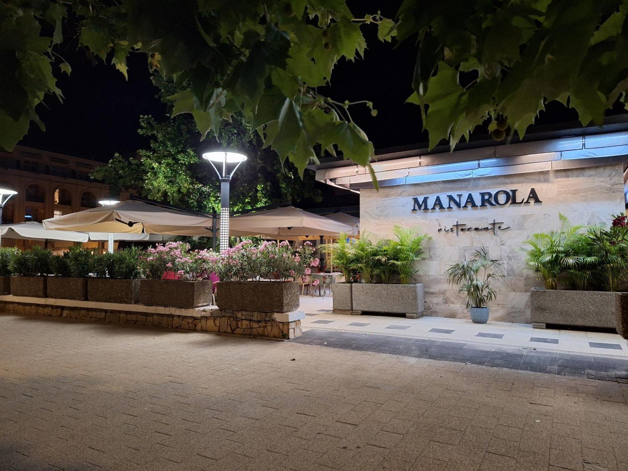Elysse Sunrise Apartment Mamaia Exterior photo